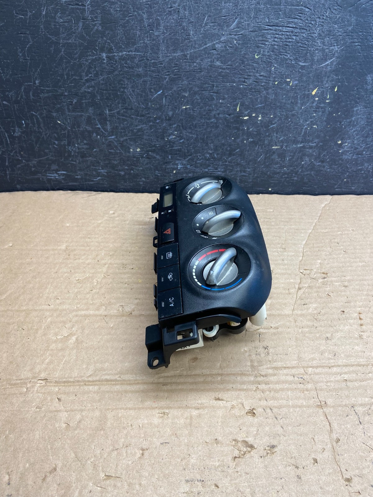 2001 - 2003 Toyota RAV4 A/C Heater Climate Control Unit Switch AF2116 DG1