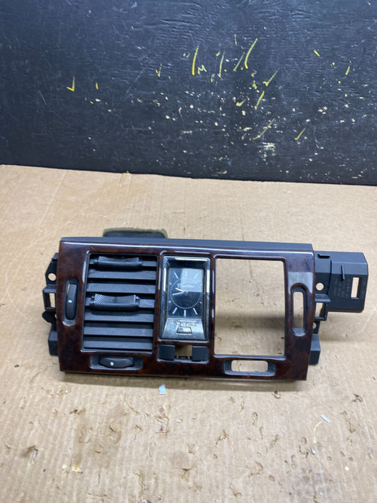 2006 to 2011 Cadillac DTS Dash Center Air Vent Heater Bezel OEM z4336 DG0