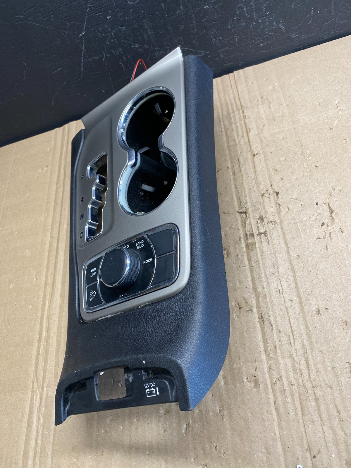 2011-2013 Jeep Grand Cherokee Center Console Shifter Cup Holder Bezel AB8957 DG1