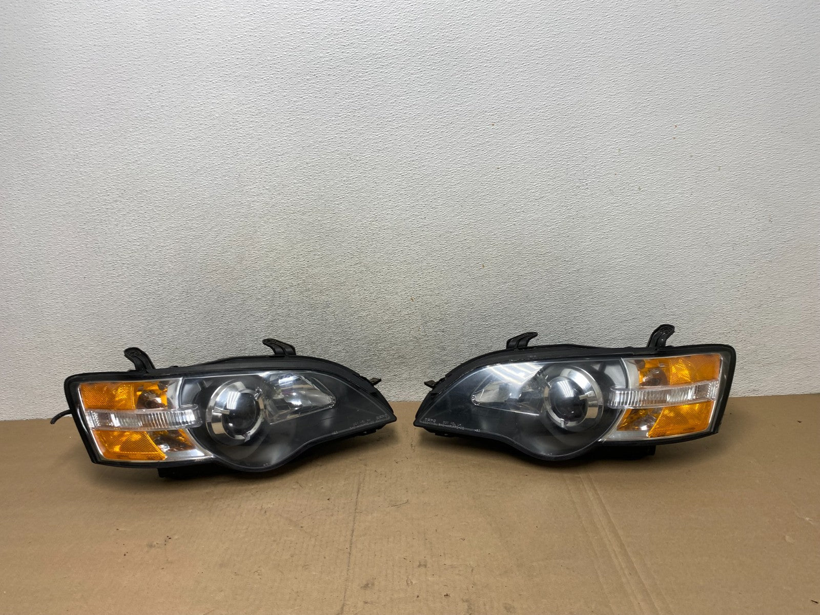 2006 to 2007 Subaru Legacy Left+Right Side Headlights DEPO AG4561 DW0