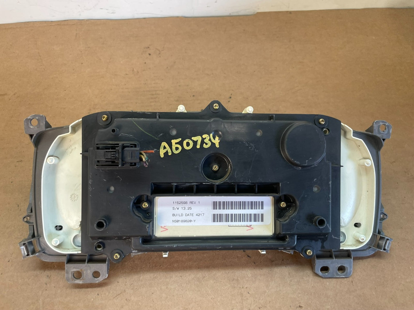 2004 to 2012 Chevrolet Colorado Instrument Cluster Speedometer AG0734 DG7