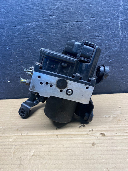 2002 to 2003 BMW X5 ABS Anti-Lock Brake Pump Module AE6215 DW2