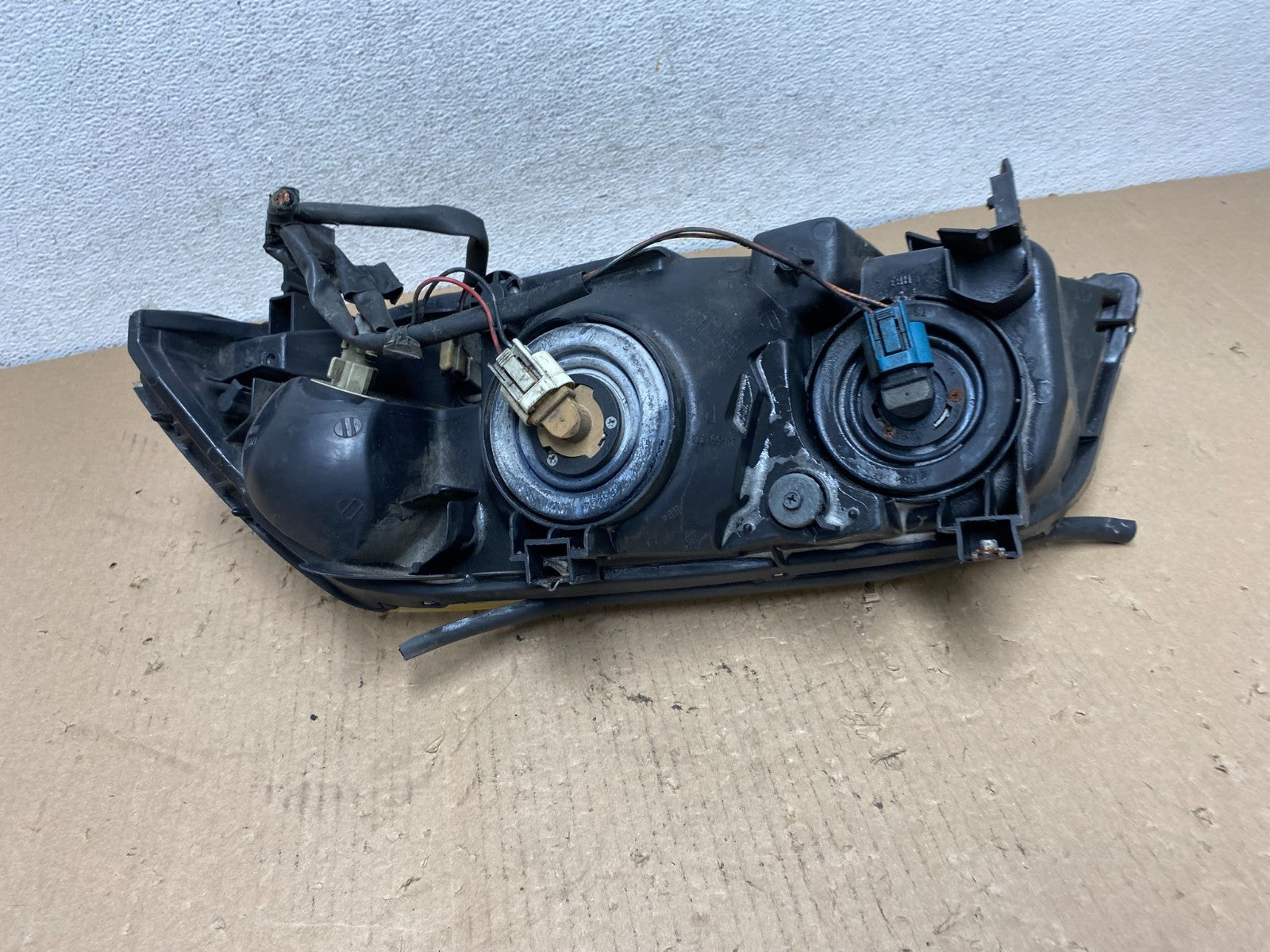 2001 to 2003 Acura MDX Passenger Right RH Headlight TYC AF3278 DW5