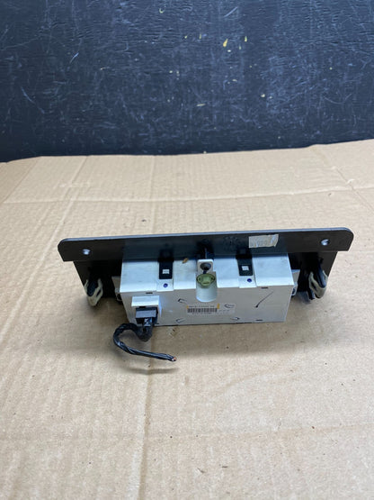 2003 to 2011 Lincoln Town Car Center Console Dash Mounted Analog Clock AC9309 DG3