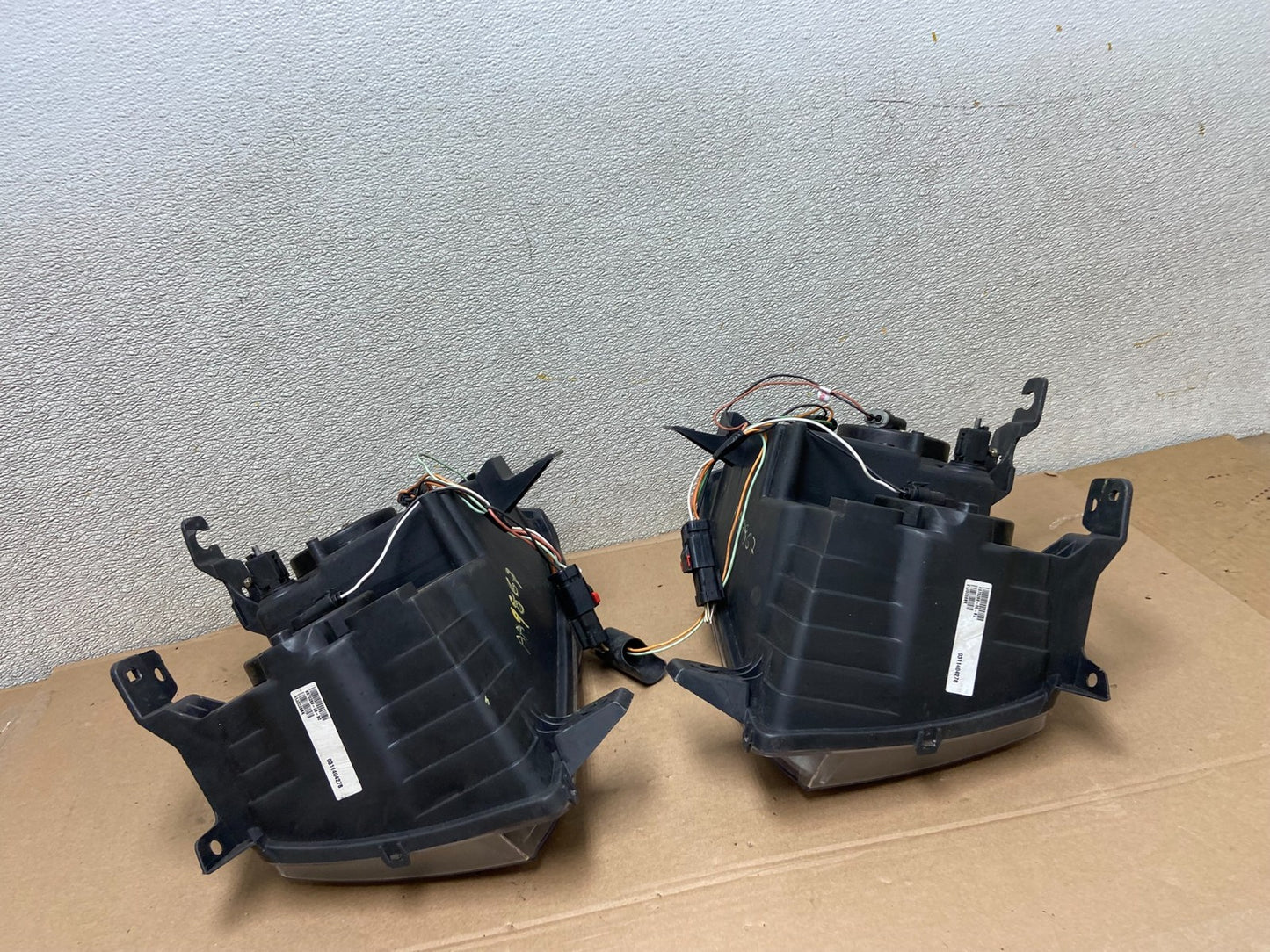 2009-2010 Jeep Grand Cherokee Left+Right Set Halogen Headlights AA9867 DW9