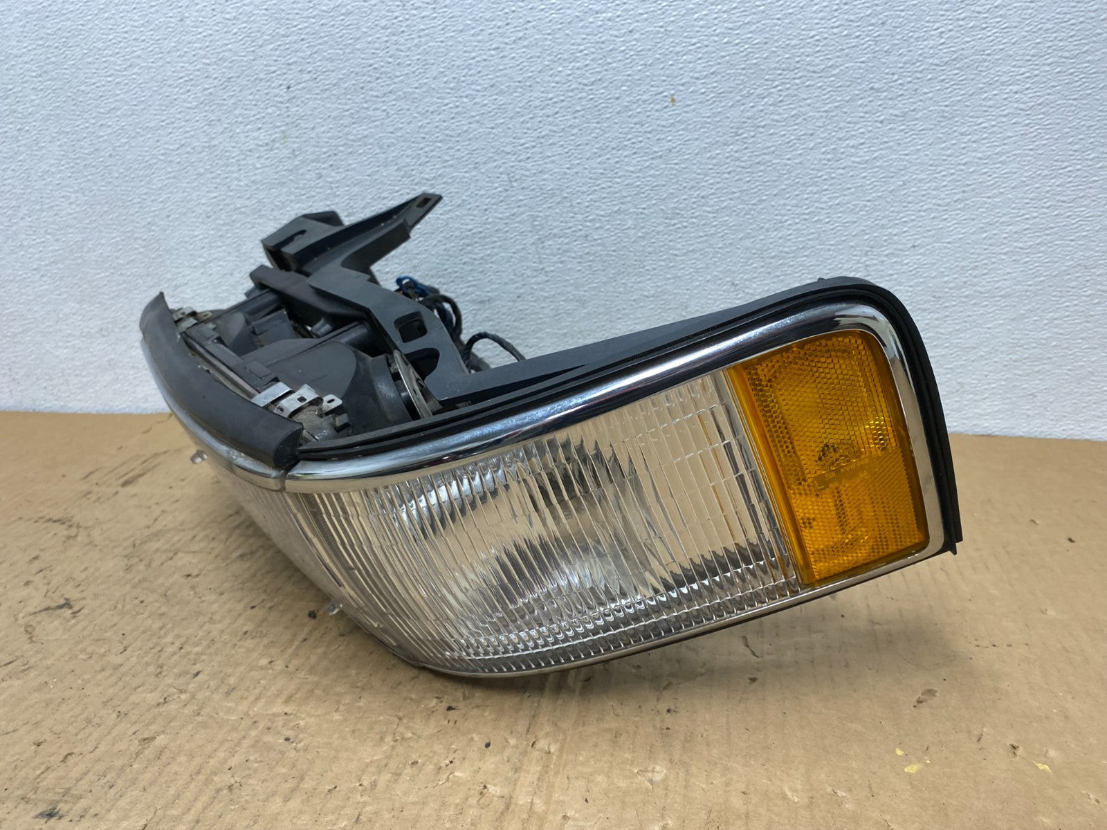 1994 1995 1996 Cadillac Deville Left Driver LH Headlight + Turn Signal AC8171 DW1