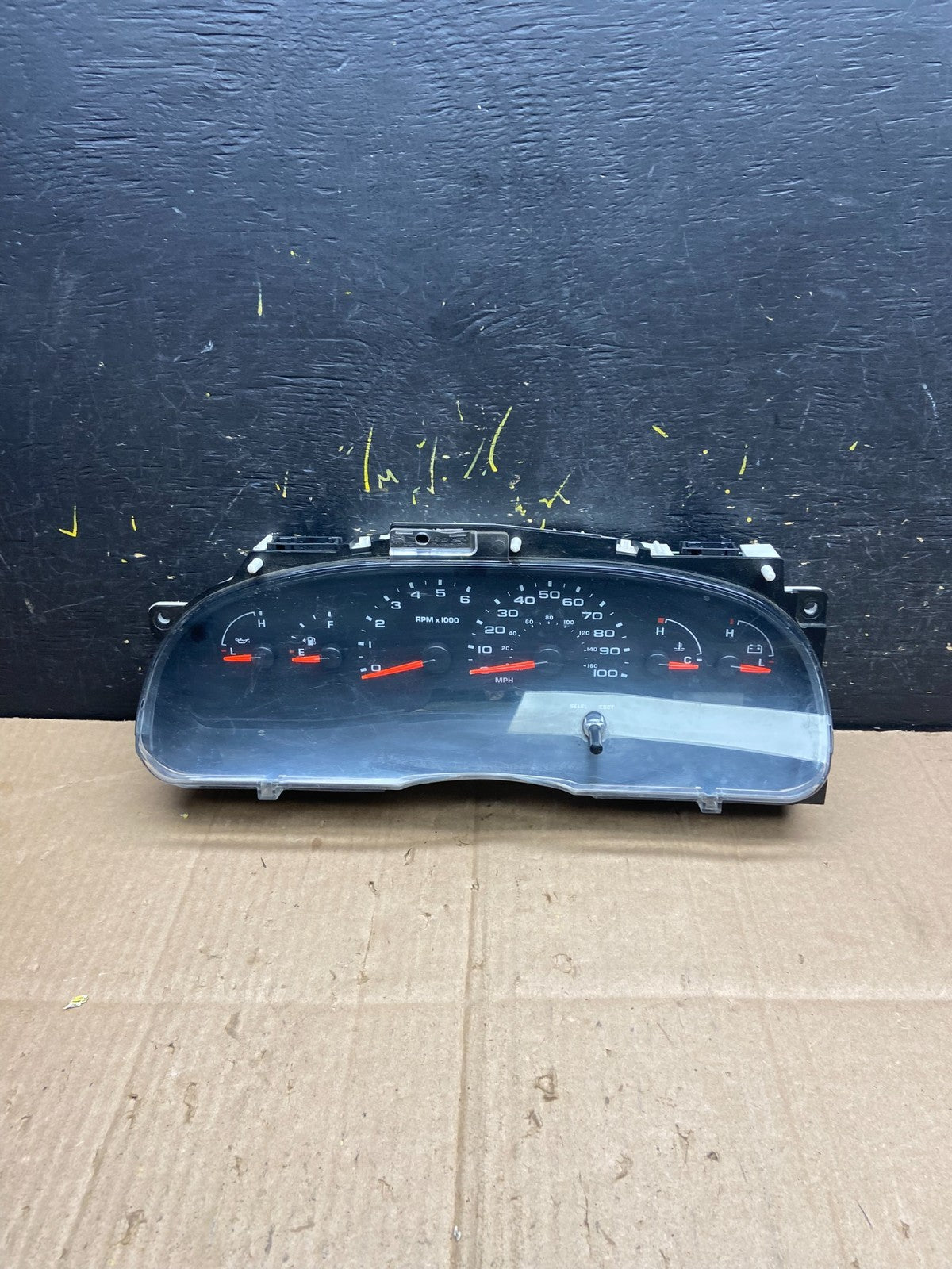 2006 Ford E350 Gauge Speedometer Cluster OEM aa8167 DG0