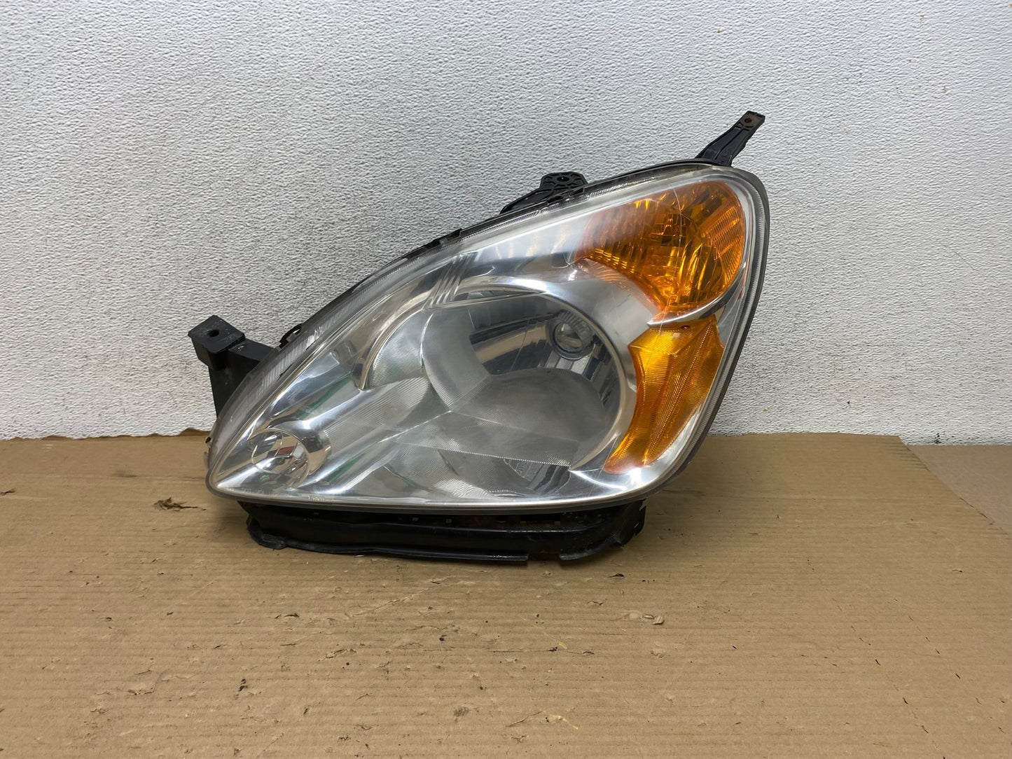 2002 to 2004 Honda Crv Cr-v Left Driver Halogen Headlight AG8206 DW0