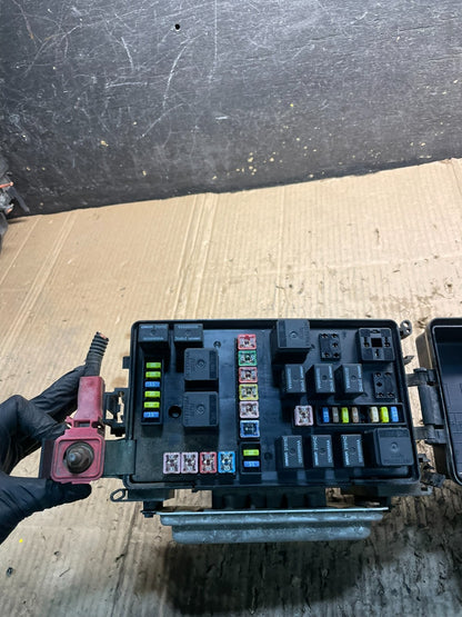 2005 2007 Dodge Charger  Fuse Box Body Control Module BCM X9839  DG5
