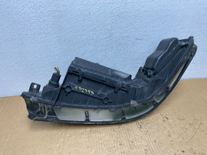2005 to 2011 Lincoln Town Car Right Passenger Rh Side Headlight AD2395 DW7