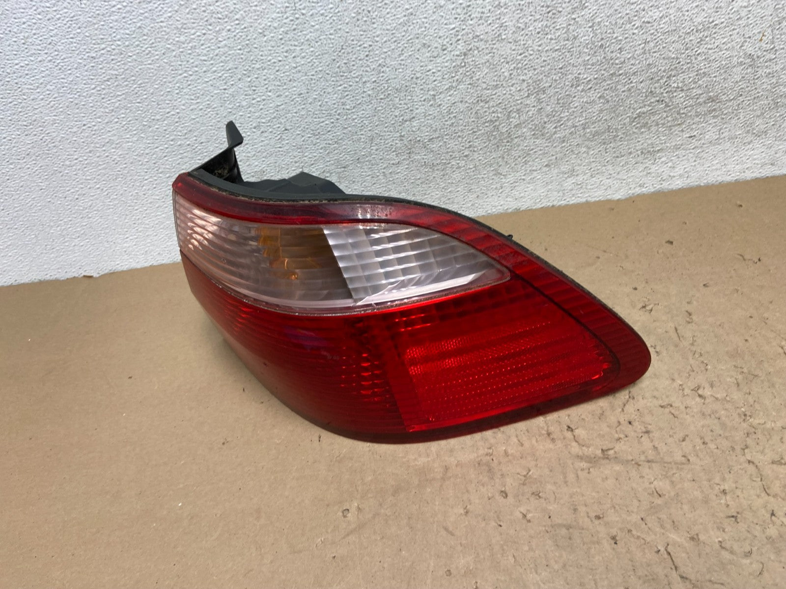 1998 to 2000 Honda Accord Sedan Tail light Right Passenger Side AG4387 PS1