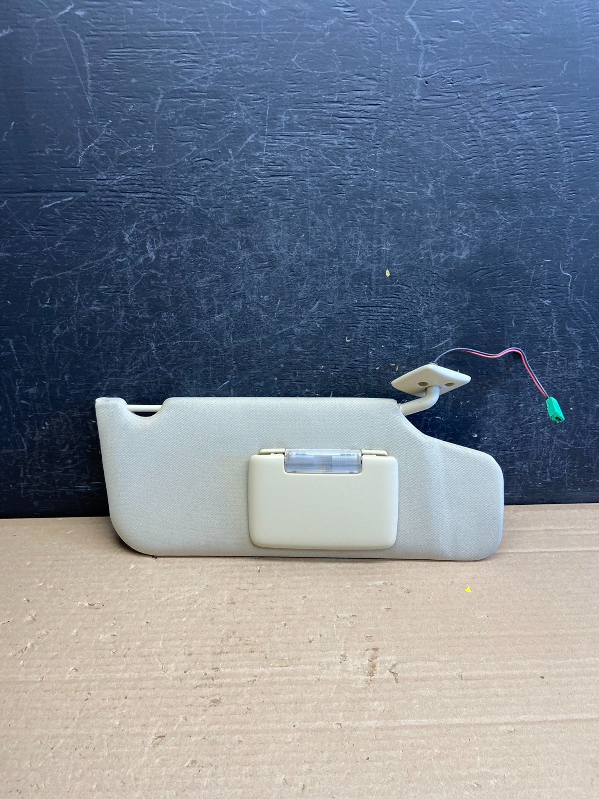 2007 to 2010 Lincoln MKX Right Passenger Side Sun Visor AG02111