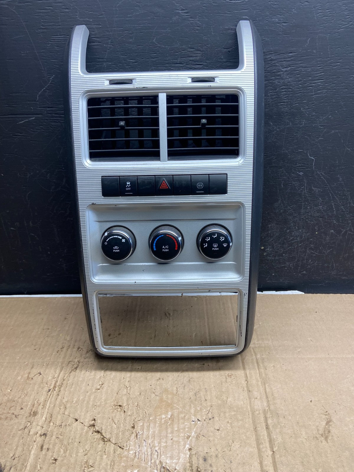 2009 2010 Dodge Journey Center Dash A/C AC Climate Control Bezel Trim ae2071 DG0