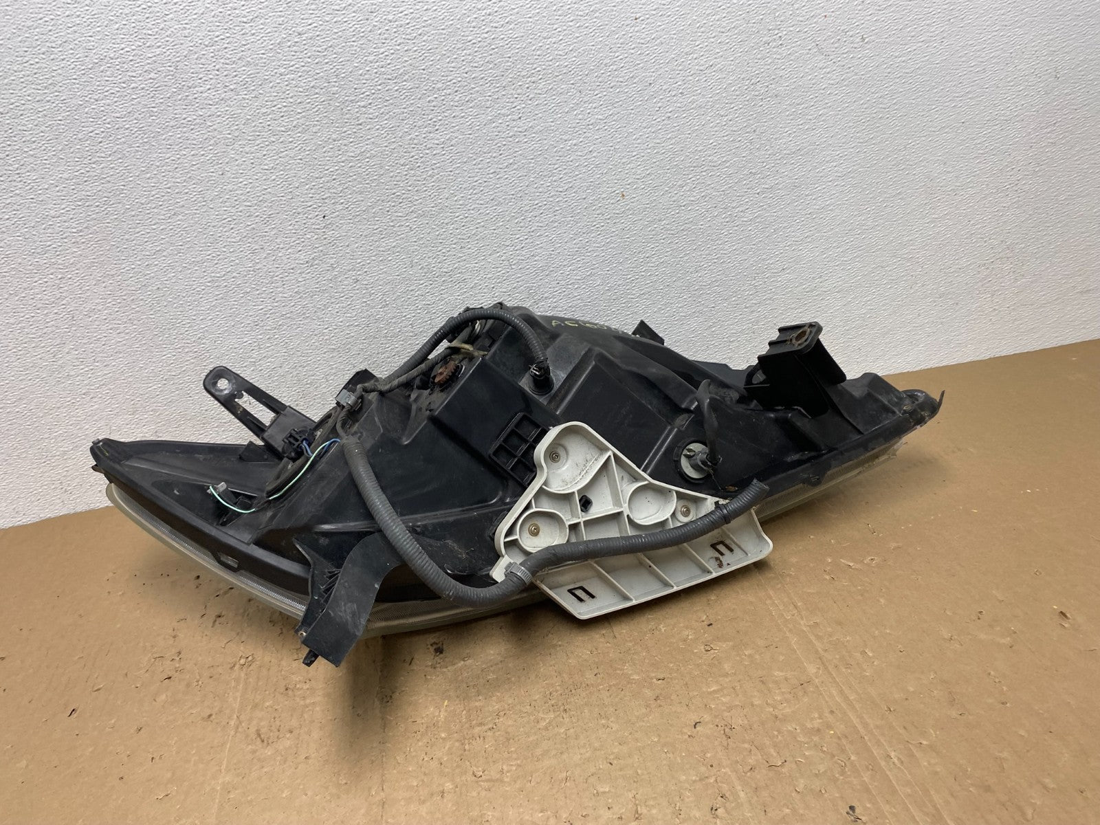 2013 - 2016 Nissan Pathfinder Left Driver LH Side Headlight Halogen AC60477