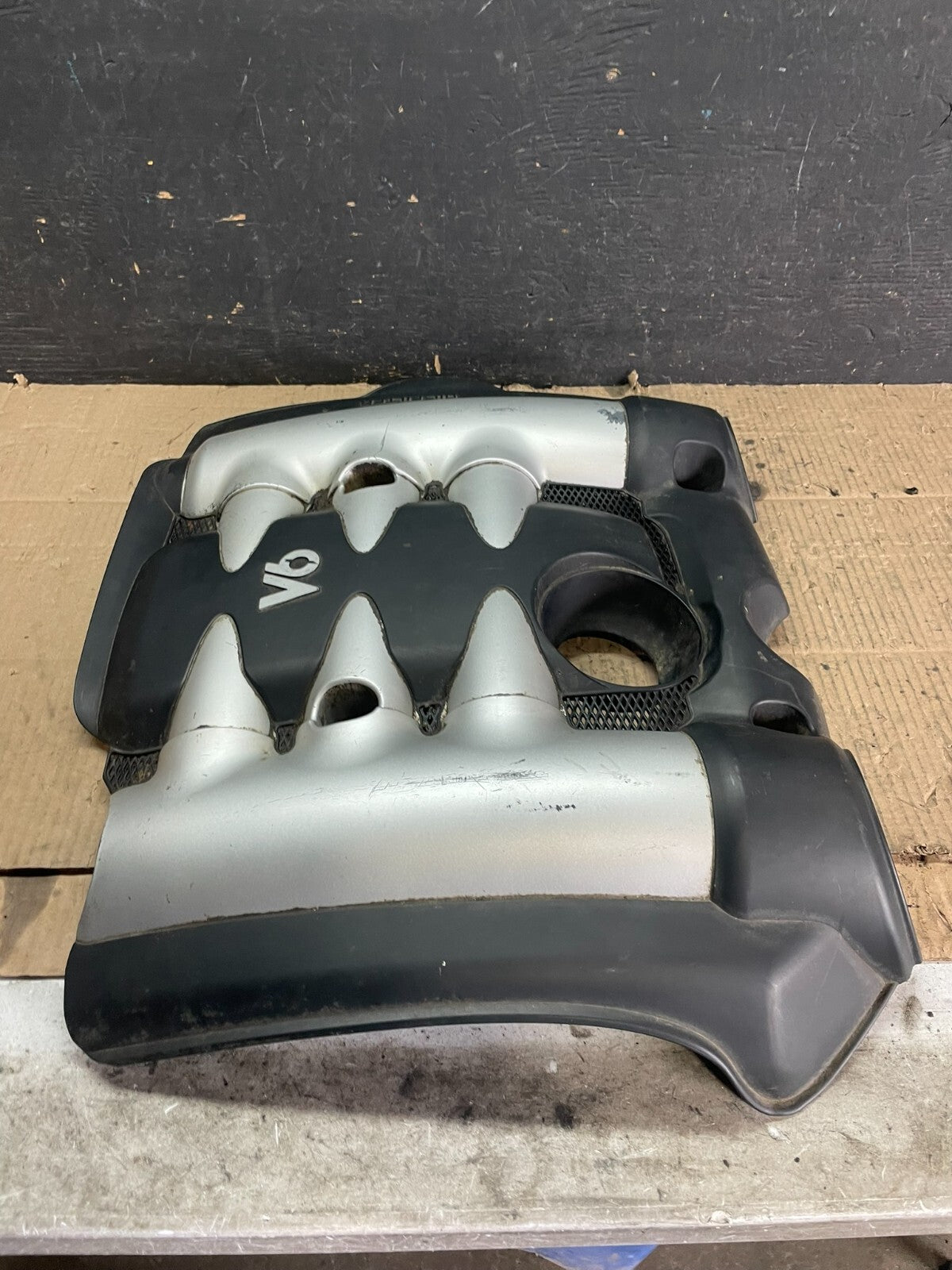 2006 to 2008 Kia Sedona V6 3.8L Engine Motor Cover M2590 PS2