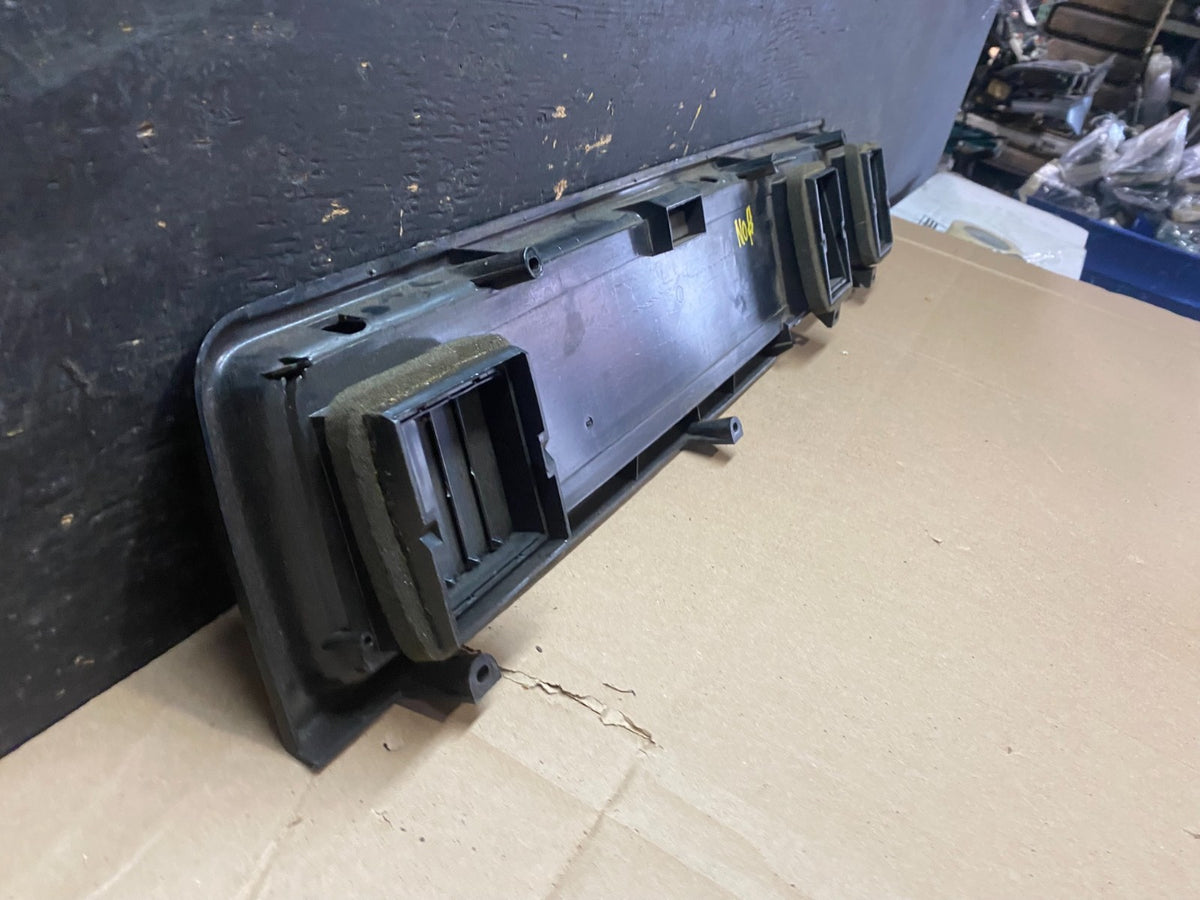 1983 to 1984 Ford Thunderbird Dash Bezel Vent Passenger Side Panel U0039 PS8