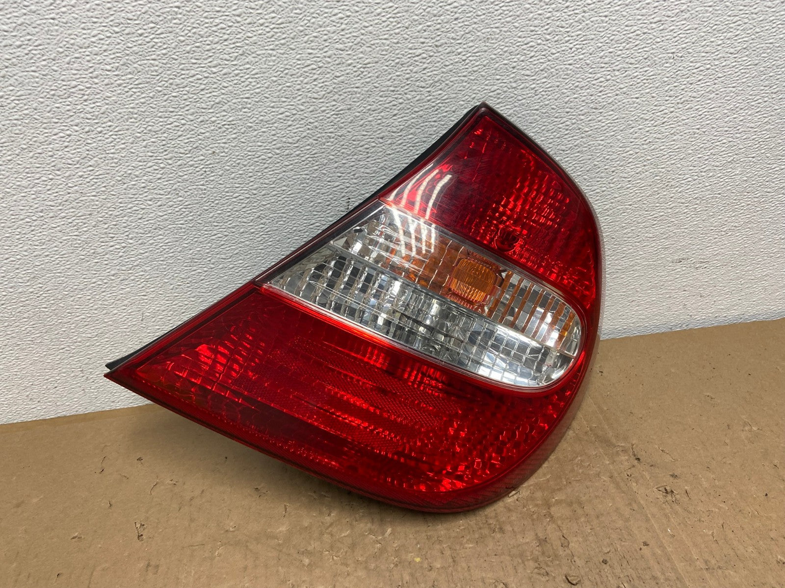 2002 2003 2004 Toyota Camry Tail Light Right Passenger Rh Side OEM AB6731 LK0