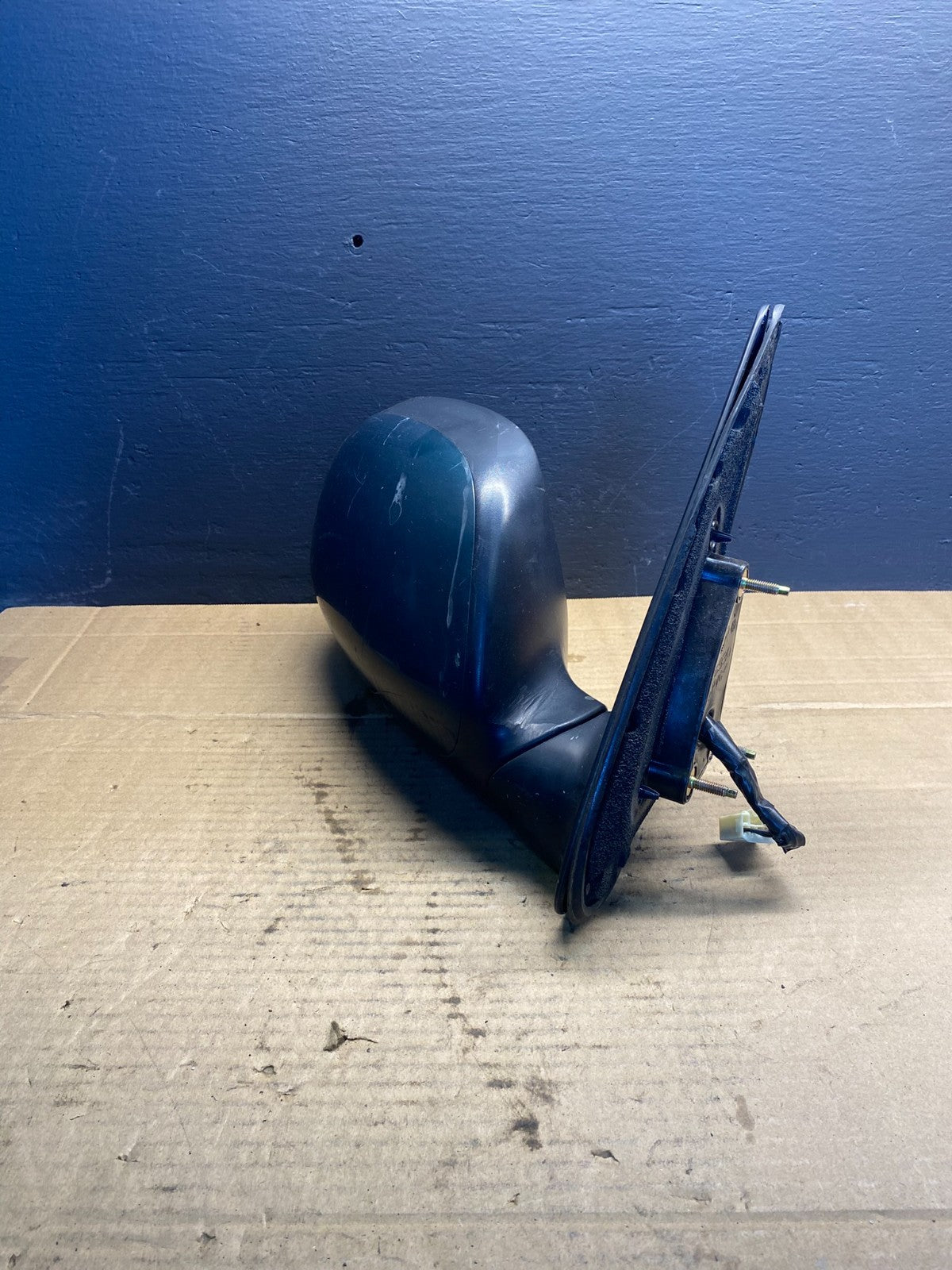 2001 to 2006 Toyota Sequoia Right Passenger View Door Mirror OEM AB7093 MS2
