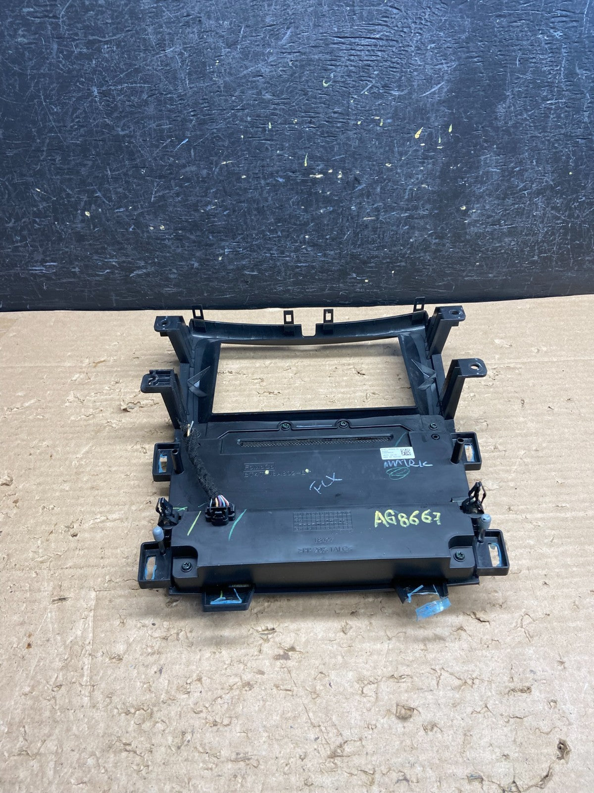 2011-2014 Ford Edge Heater Climate Control Radio CD Control Dash Bezel AG8667 DG4