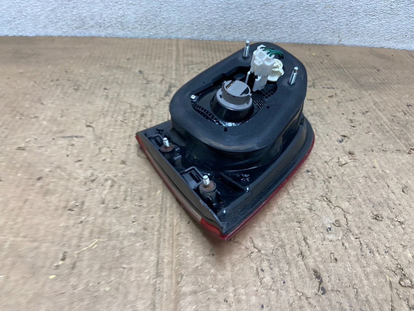 2010-2012 Hyundai Santa Fe Left Driver LH Inner Tail Light OEM AA8461 LK4