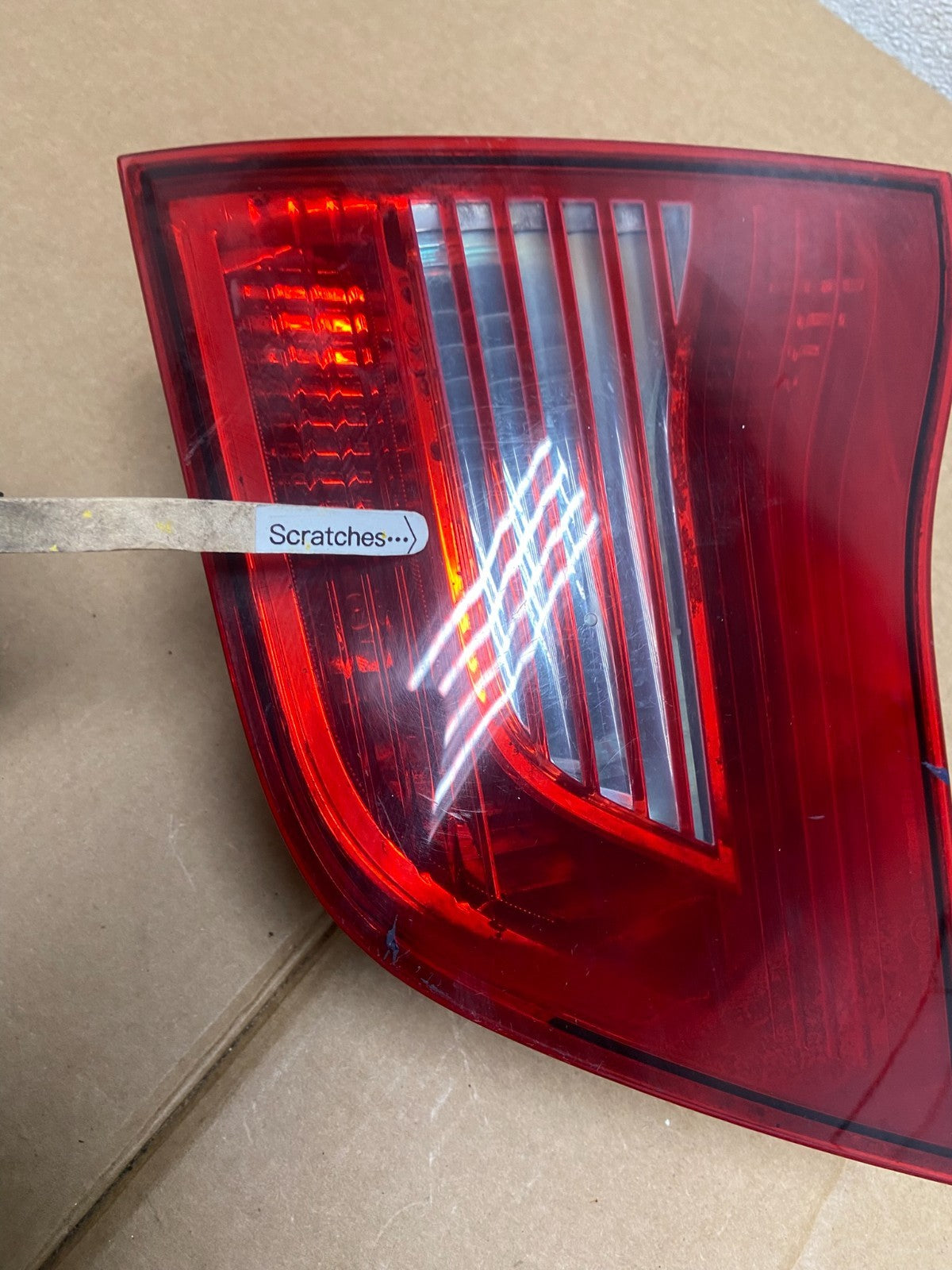 2009-2014 Volkswagen Routan Right Passenger Rh Side Inner Tail Light AA1090 DW3