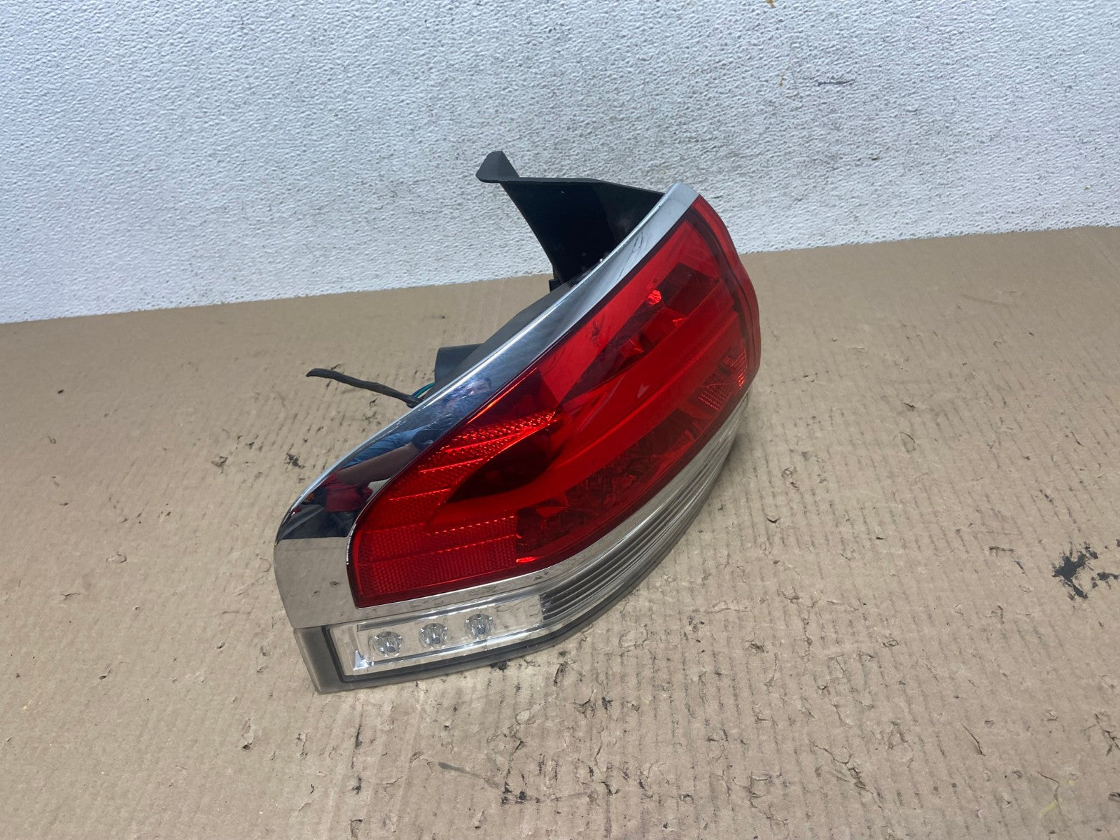 2011 to 2015 Lincoln MKX Left Driver LH Side Tail Light AF7037 LK2