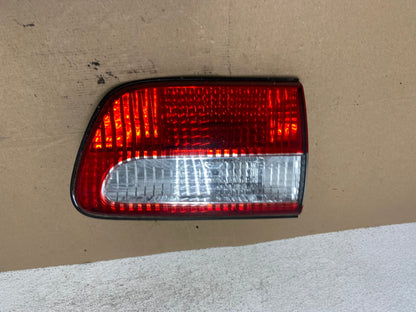 2001 - 2003 Toyota Sienna Right Passenger Rh Side Inner Tail Light AF4434 LK0