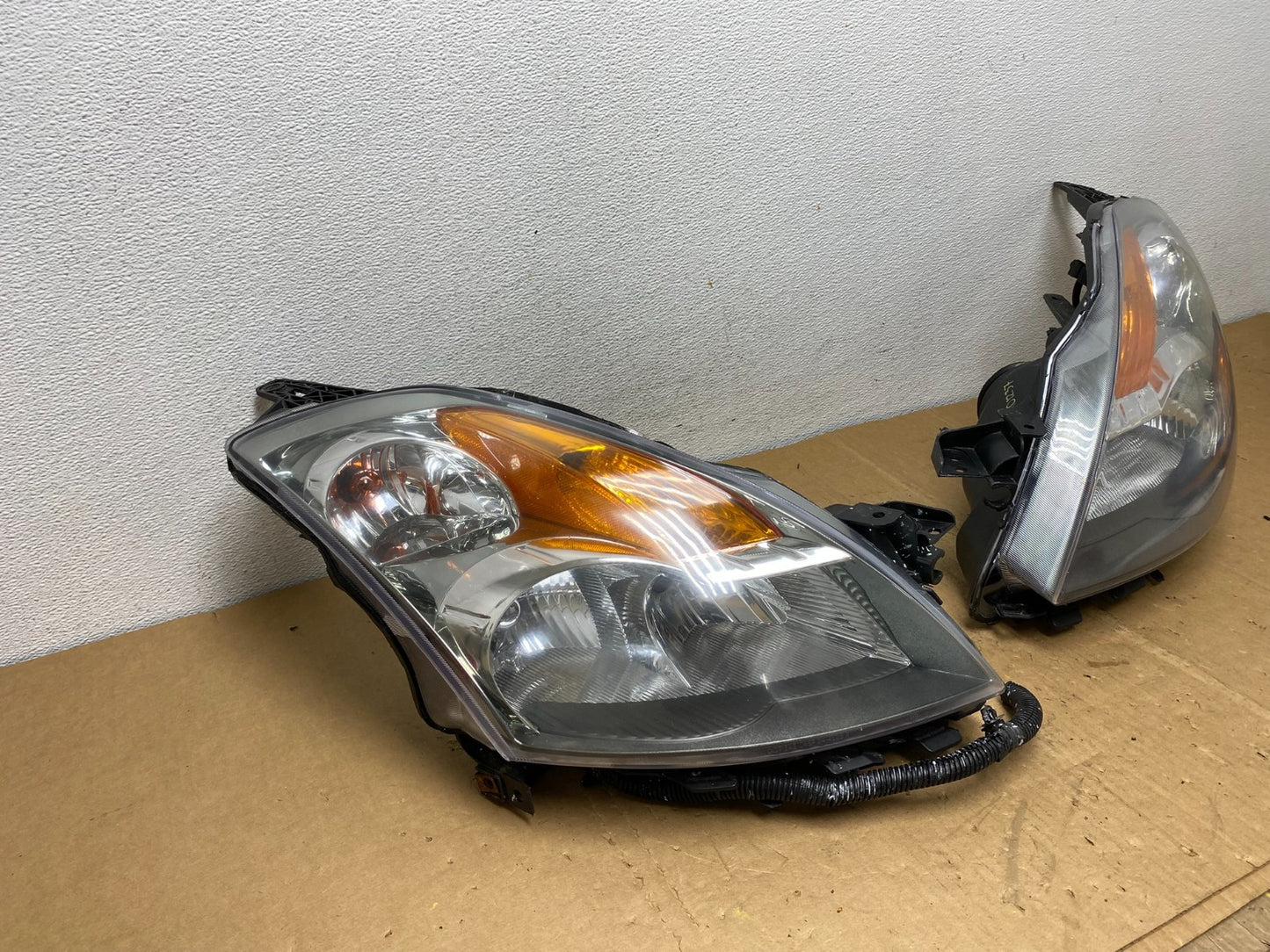 Sedan 2007 2008 2009 Nissan Altima Left+Right Set Headlights AD1237 DW1