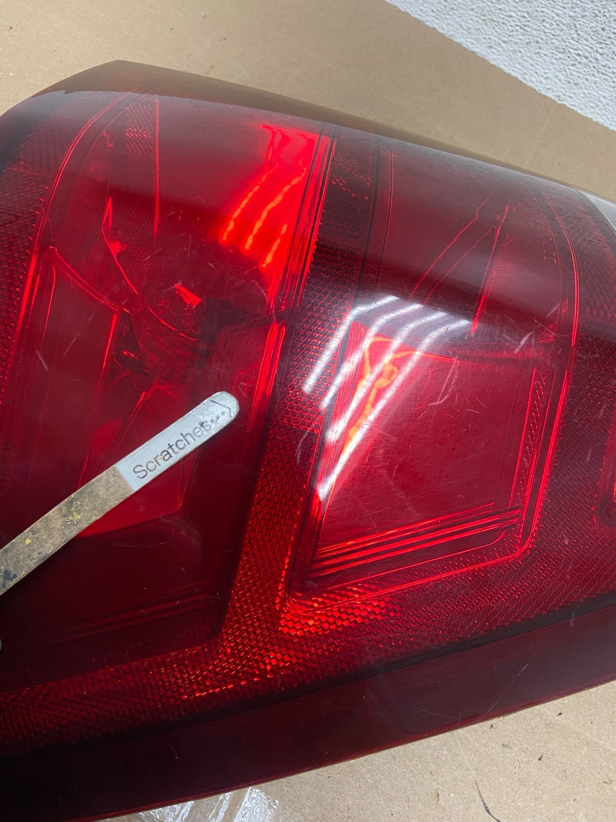 2005 to 2006 Jeep Grand Cherokee Left Driver Side Lh Tail Light AE5961 DW3