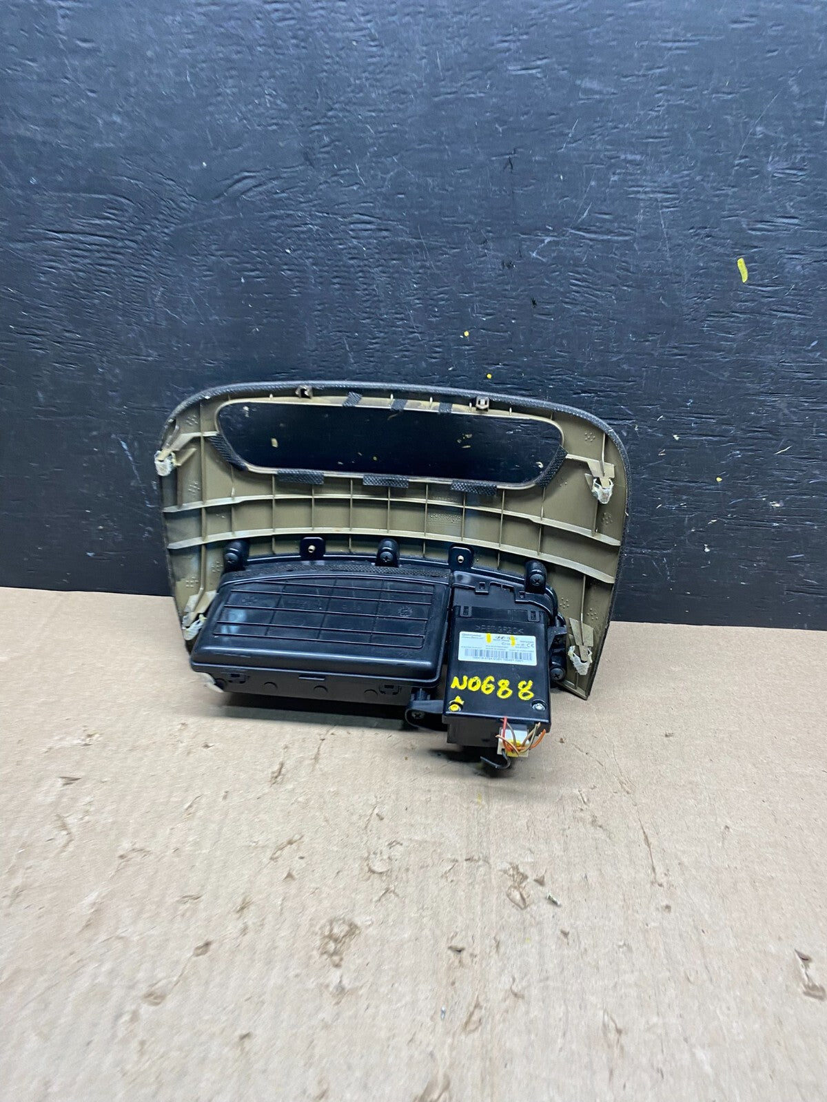 2009-2014 Hyundai Genesis Center Radio Trim Bezel Dash Storage Panel N0688 DG6