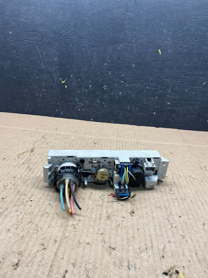 2001 - 2007 GMC Chevrolet Express 1500 Climate Control A/C Q0942 DG4