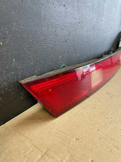 1998-2002 Honda Accord Coupe 2-Door Center Single Tail Light AD5858 DW2