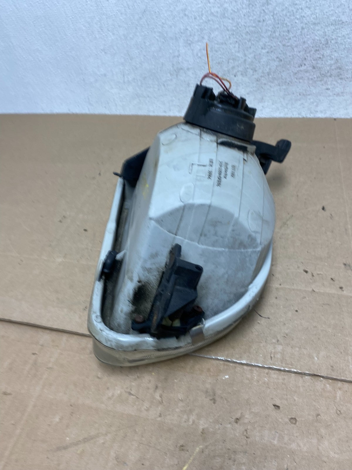 2000 - 2004 Toyota Tundra Left Driver LH Side Halogen Headlight AE5952 DW5