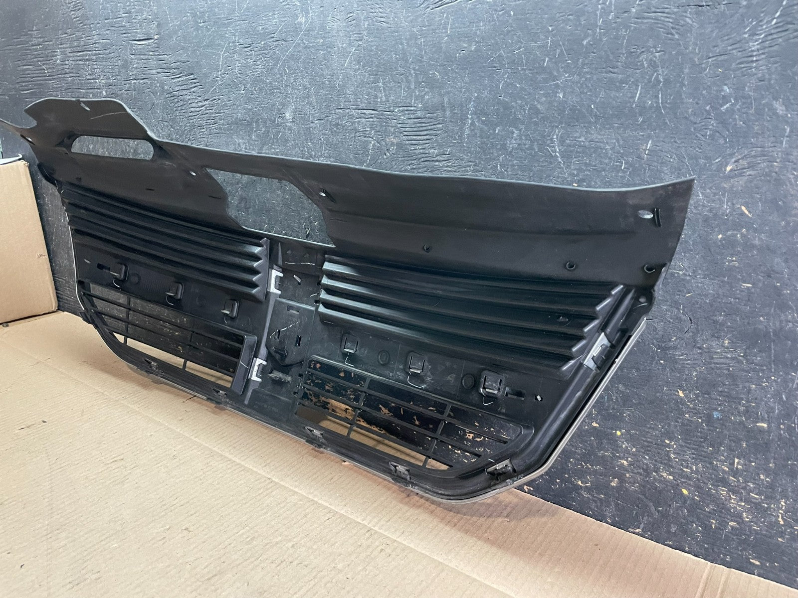 2009 to 2010 Dodge Journey Chrome Front Upper Grill Grille OEM z8350 DG7