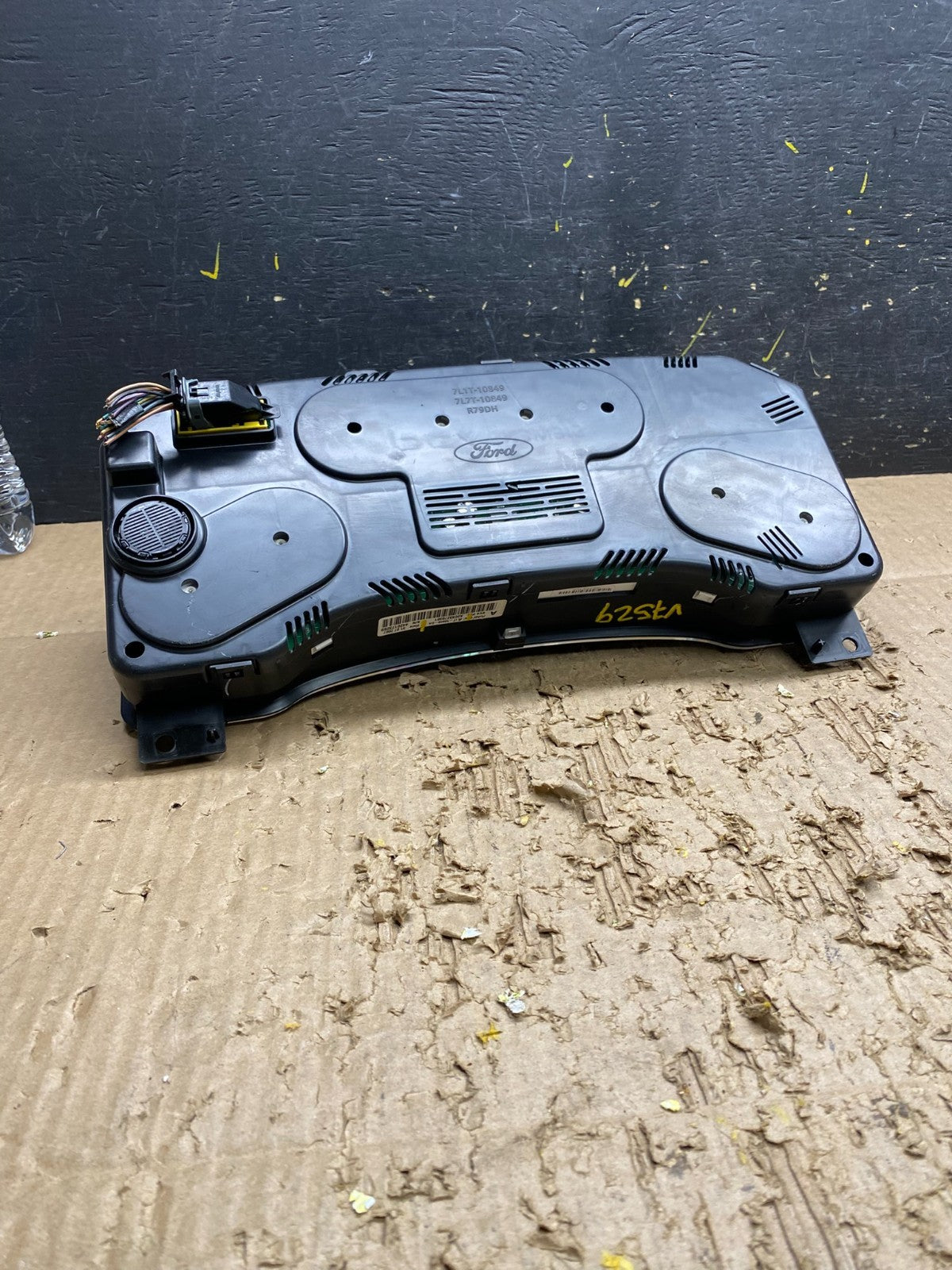 2007 2008 Ford  Expedition Speedometer Cluster Gauge OEM v7529 DG6
