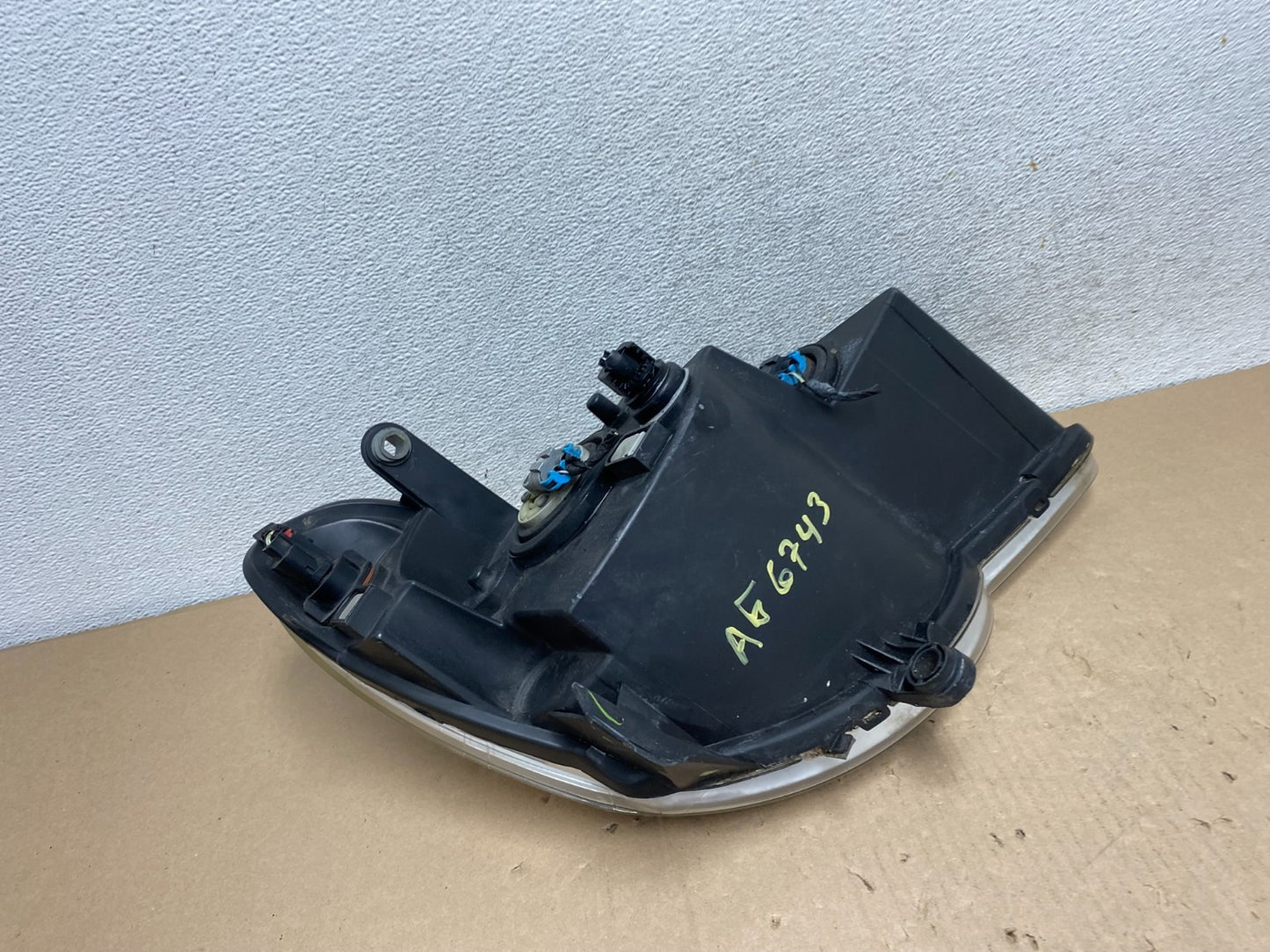 2007 to 2010 Chrysler Sebring Left Driver LH Side Headlight AG6743 DW7