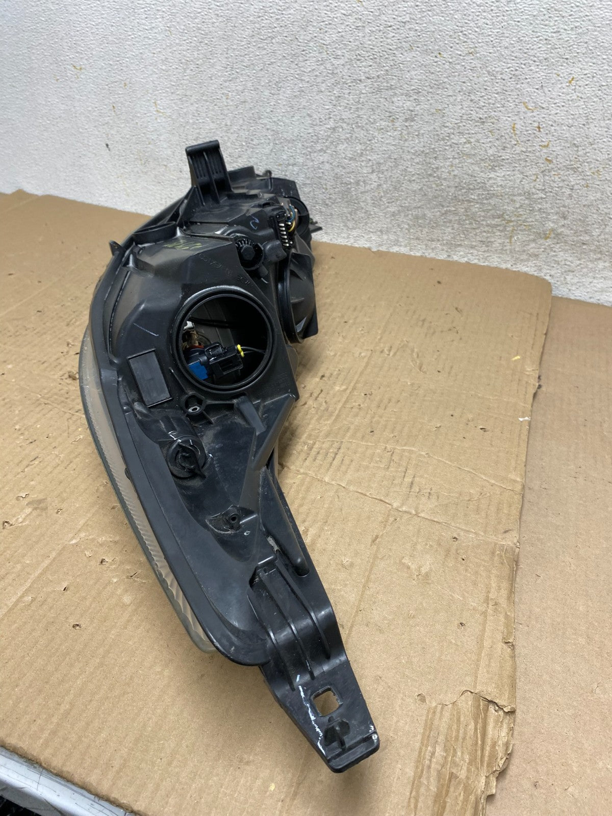 2014 to 2019 Ford Fiesta Right Passenger RH Halogen Headlight AI1348 DW6