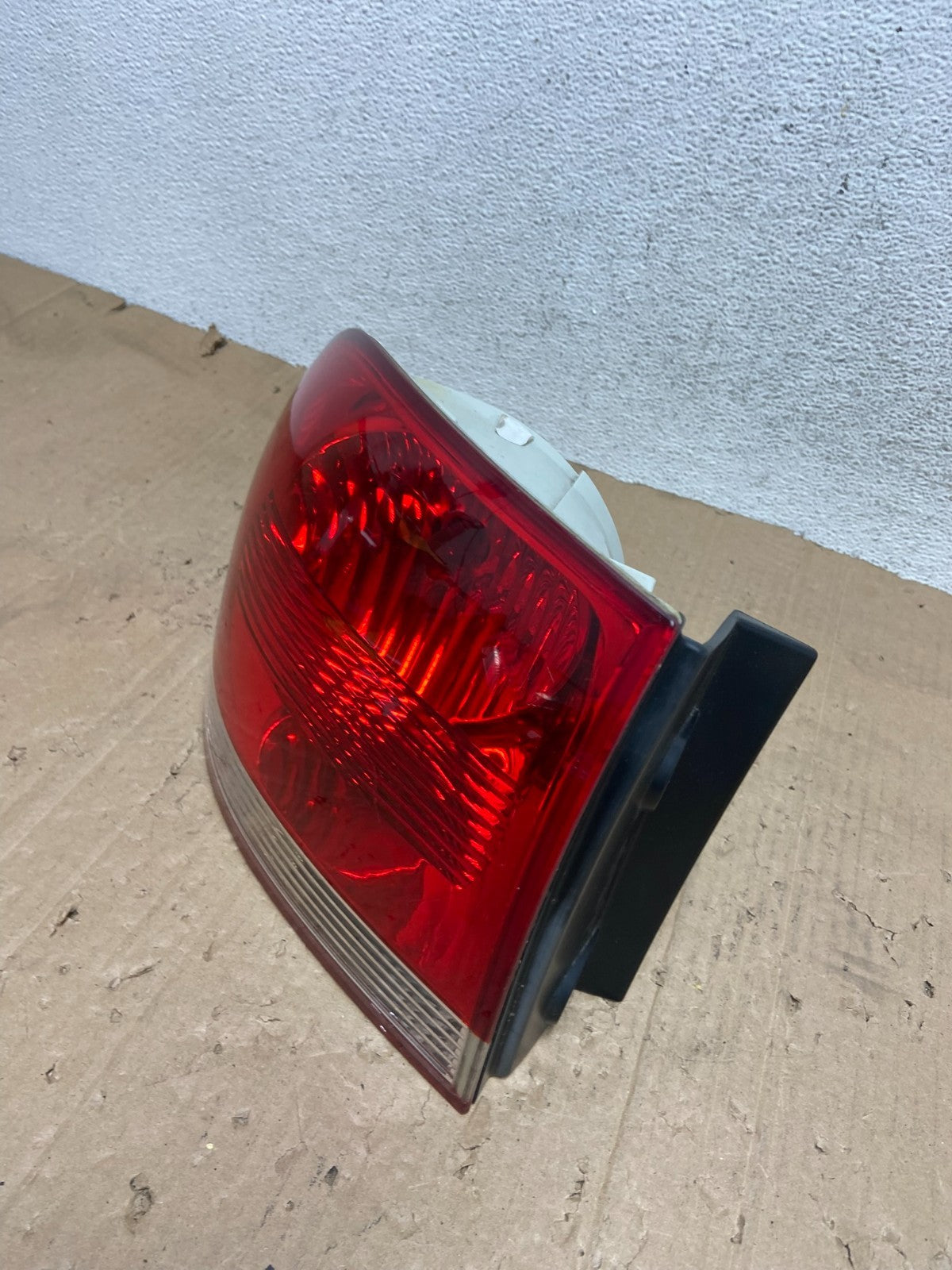2004-2007 Volkswagen Touareg Lh Driver Left Side Tail Light AE9353 LK1