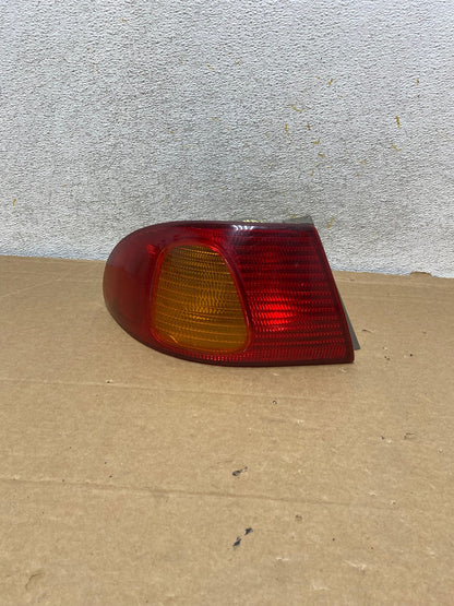 1998 1999 2000 Toyota Corolla Left Driver Lh Side Tail light AH8216 LK0