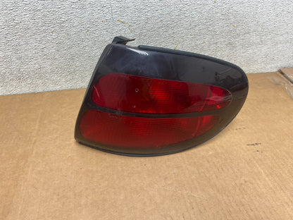 1998 to 1999 Ford Taurus Wagon Right Passenger RH Side Tail Light OEM R3386 DW0