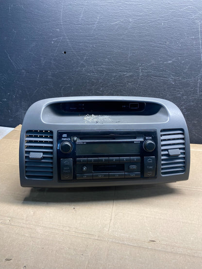2002 2005 Toyota Camry Radio AM/FM CD Player Air Vent Bezel AE9876 DW0