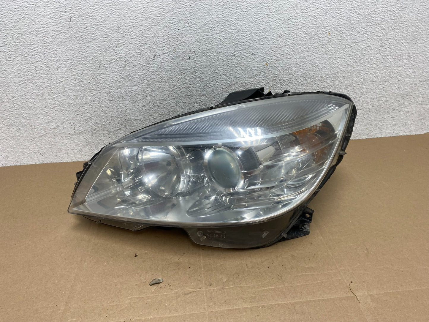 2008-2011 Mercedes C-Class C350 C300 Left Driver Halogen Headlight AE4852 DW0