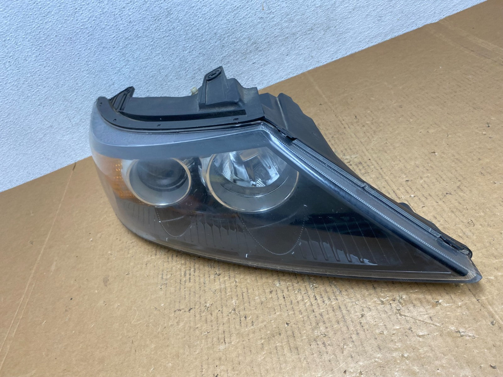 2011 to 2013 Kia Sorento Right Passenger RH Side Headlight Halogen AE1241 DW1