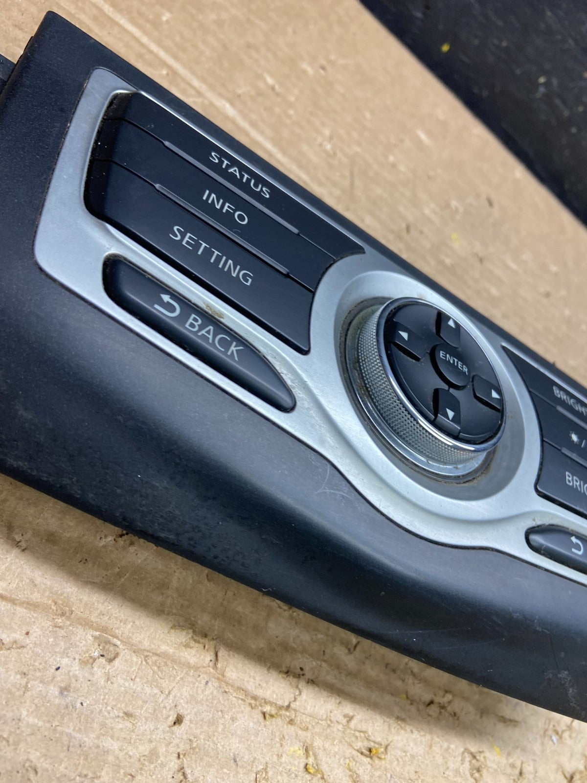 2009-2014 Nissan Murano AM FM Radio CD Control Panel W3282 DG1