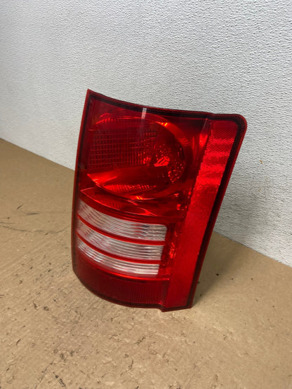 2008 - 2010 Chrysler Town And Country Right Passenger Tail Light AG1245 LK1