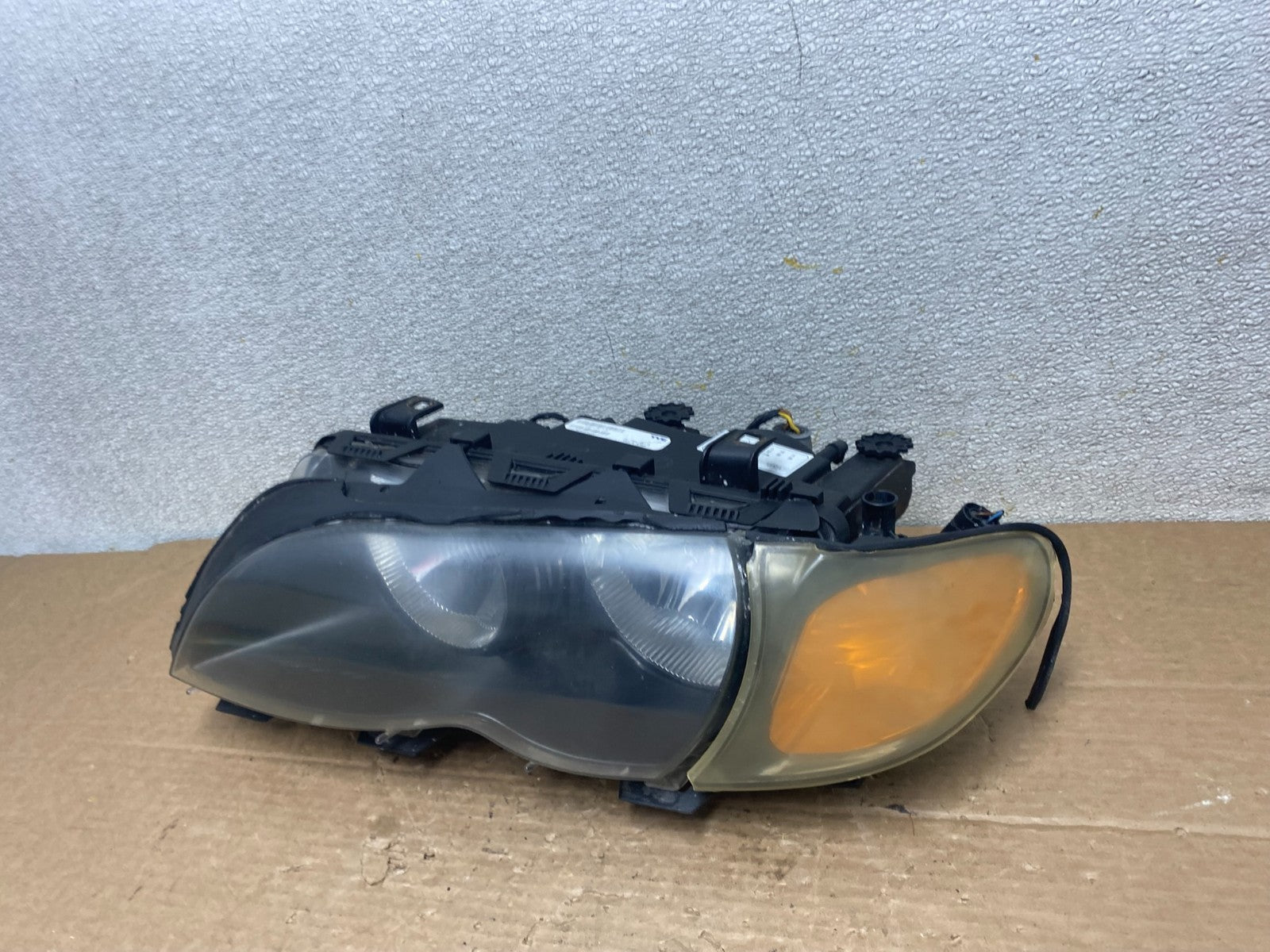2002 to 2005 BMW 3 E46 Sedan Left Driver LH Halogen Headlight TYC Z2730 DW1