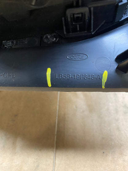 2020 to 2023 Ford  Explorer Console Radio Display Screen Air Vents D2144 PS5