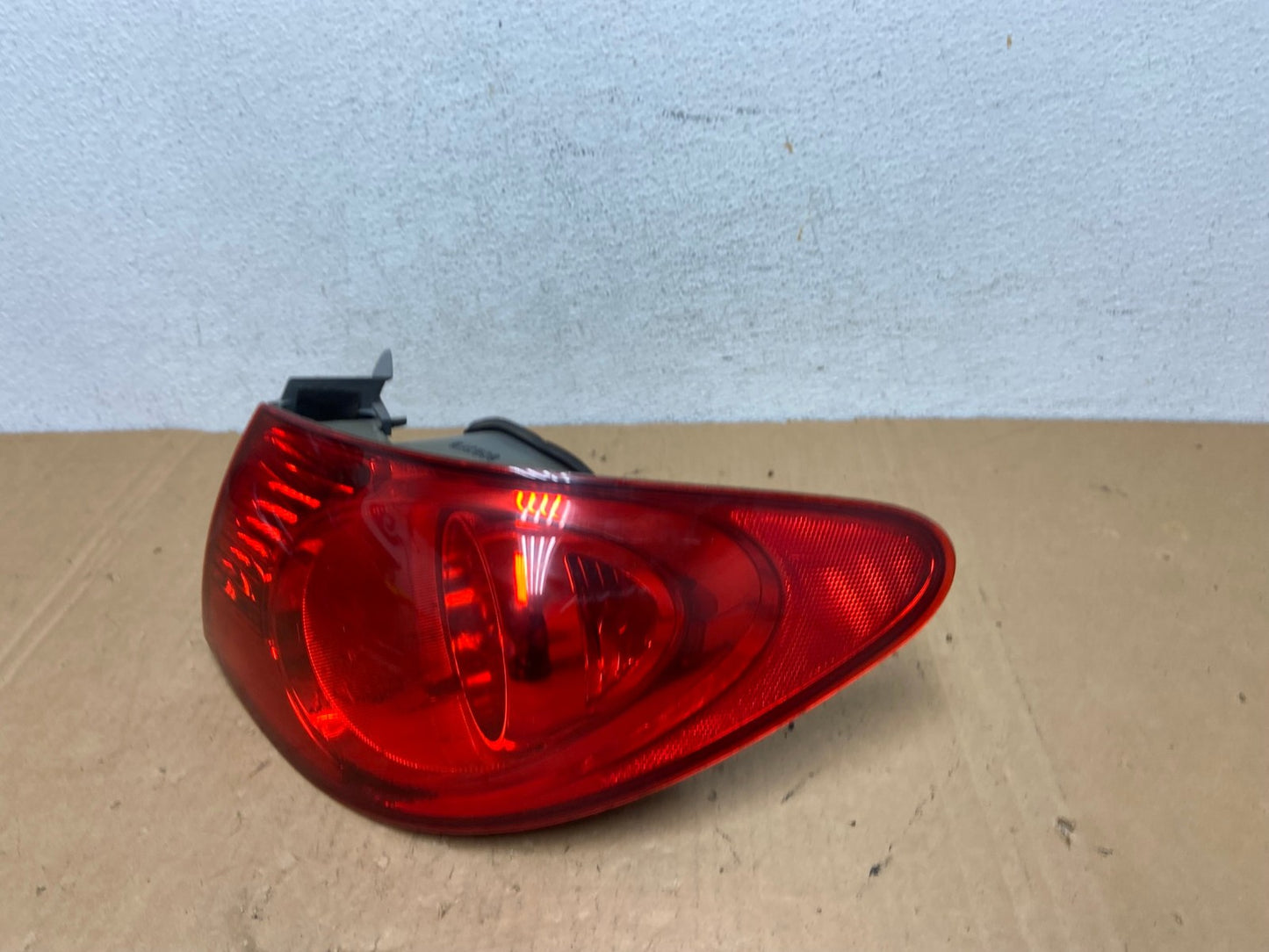 2007 to 2010 Hyundai Elantra Sedan Right Passenger Side Tail Light AD2841 LK1