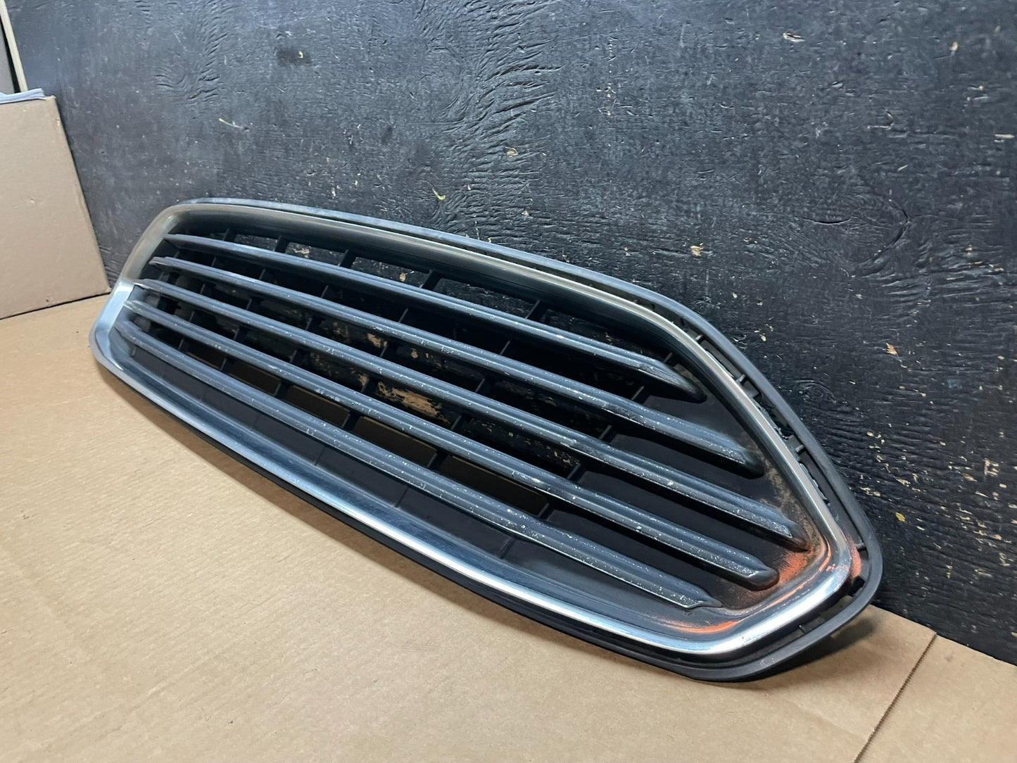 2013 to 2016 Ford Fusion Front Upper Grille Chrome Grill Bumper AA9020 DG2
