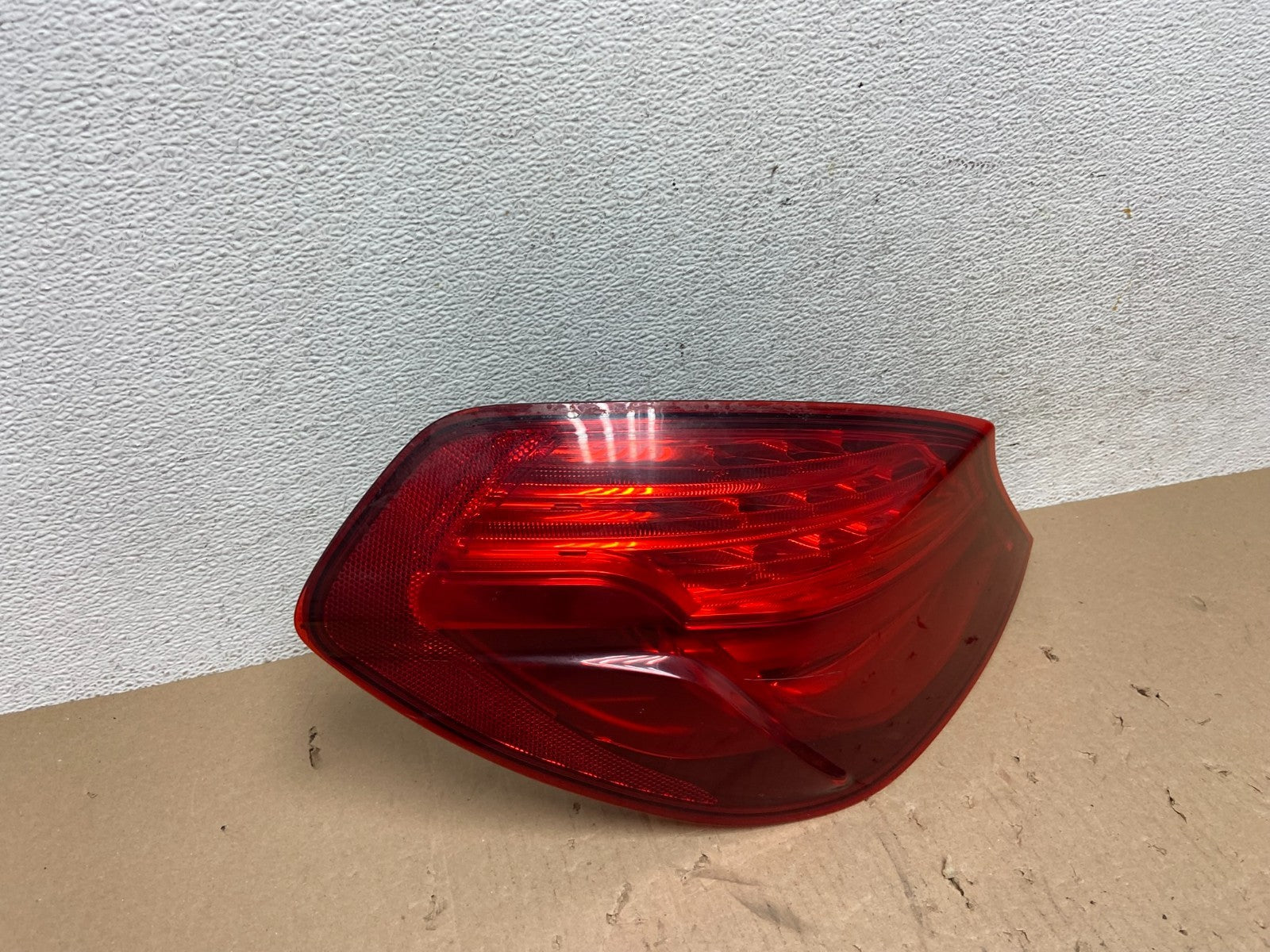 2012 - 2017 BMW F06 650i Left Driver LH Side Tail Light AE7359 DG2